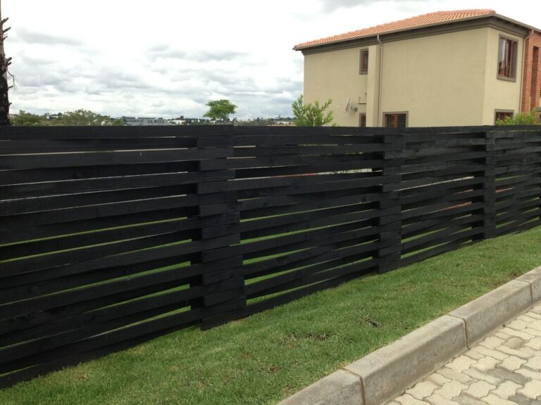 Woven Horizontal Fencing